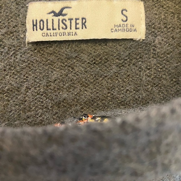🤍 Hollister Gray Butterfly Sweater Tank Top Small - Picture 8 of 9